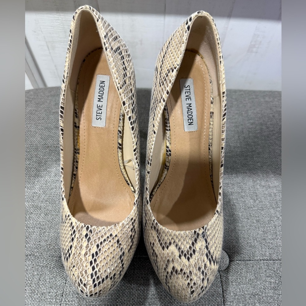 Steve Madden Cream and Black Snakeskin Heels